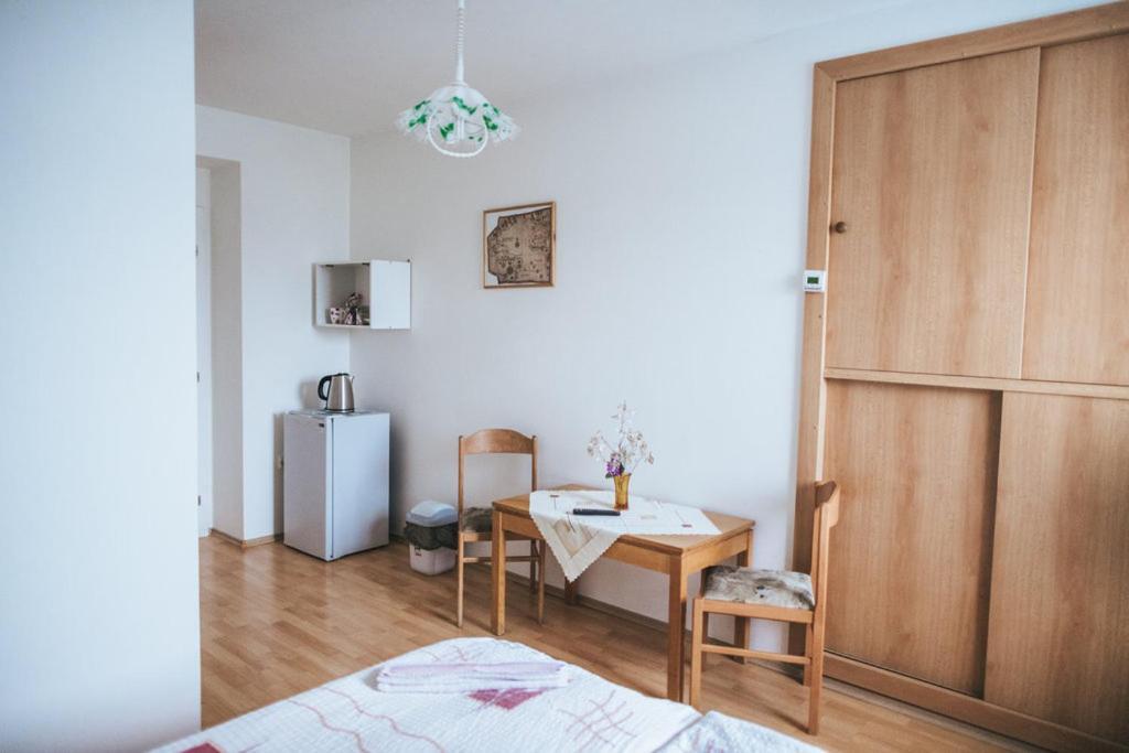 Klub U Namornika Dvůr Králové nad Labem Exteriör bild