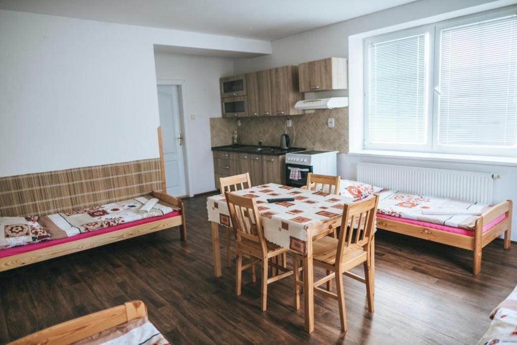 Klub U Namornika Dvůr Králové nad Labem Exteriör bild
